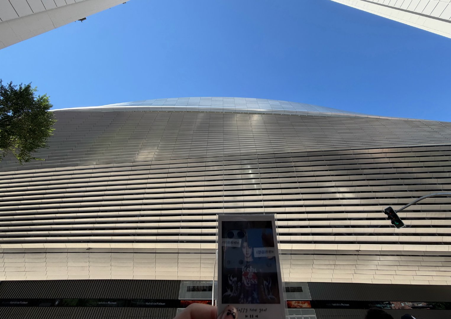 你的世界很大希望你有自由的时间去看球哦⚽️伯纳乌球场应该也承载着你的很多关于C罗