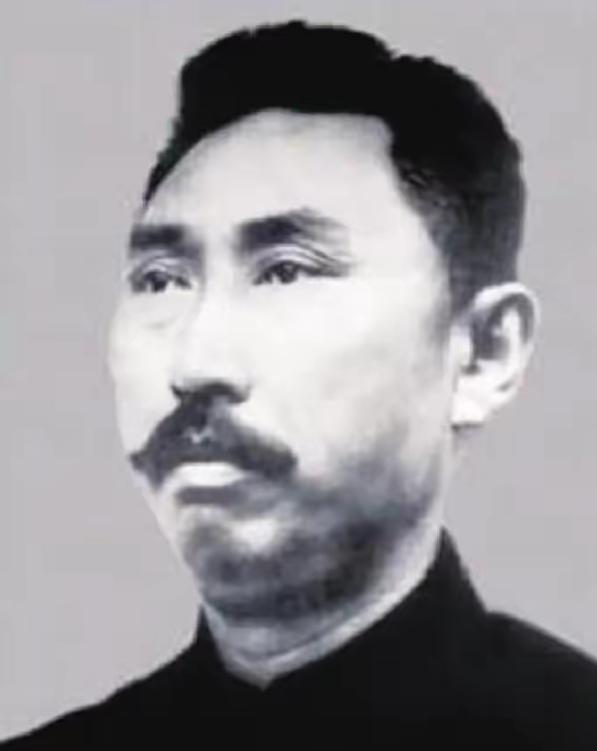 1909年，陈渠珍带领清兵入藏，藏官彭措见他目不转睛的盯着一位藏族少女，小心试探