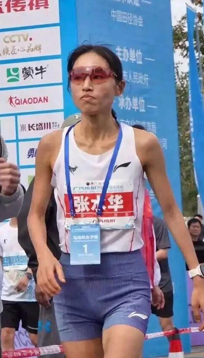 【大江热评】刚拿马拉松冠军就辞护士工作，说白了就是用假理由骗调休、偷偷兼职赚钱的