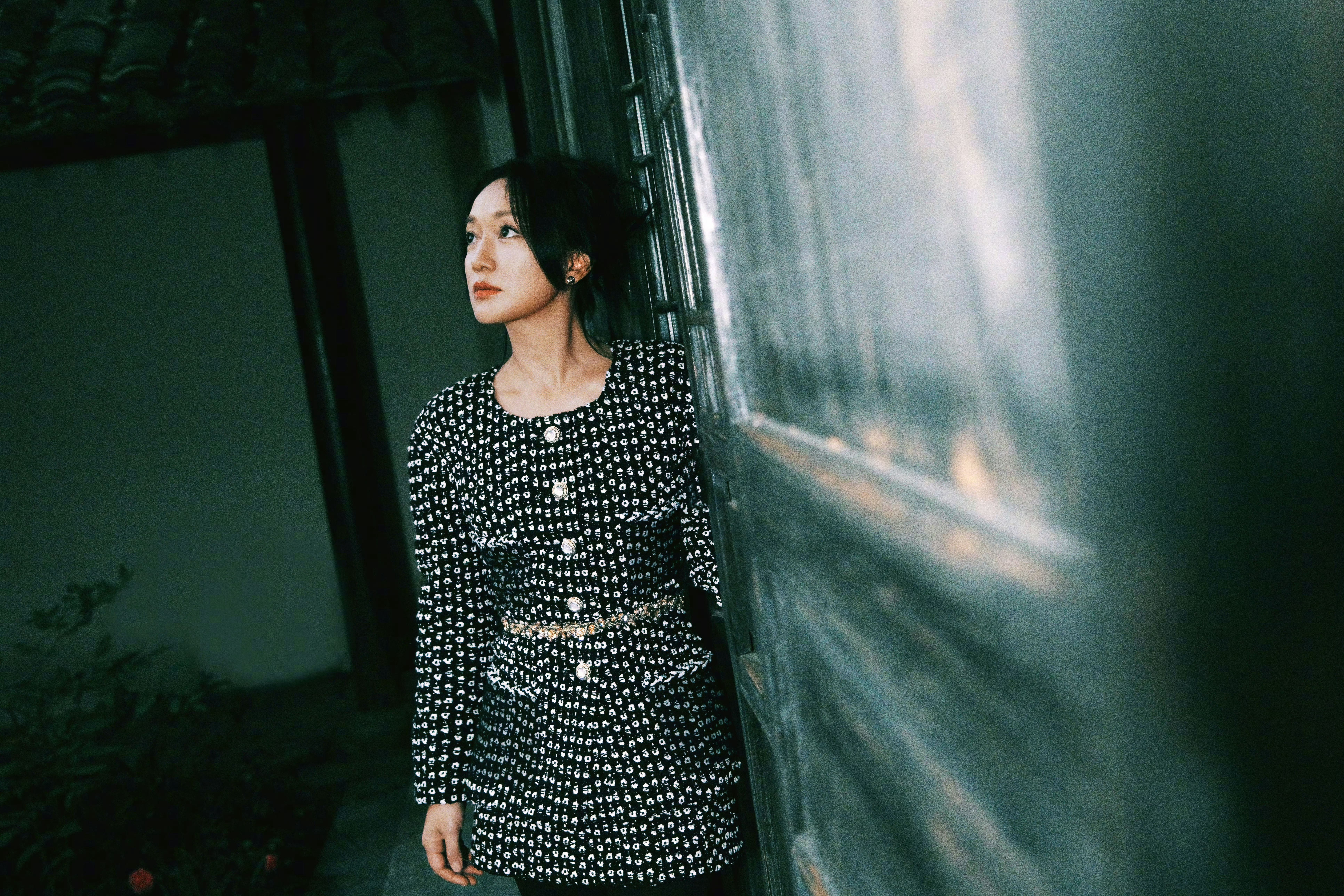 周迅身穿香奈儿2024春夏高定迎面而来，Chanel中国区长女来噜 