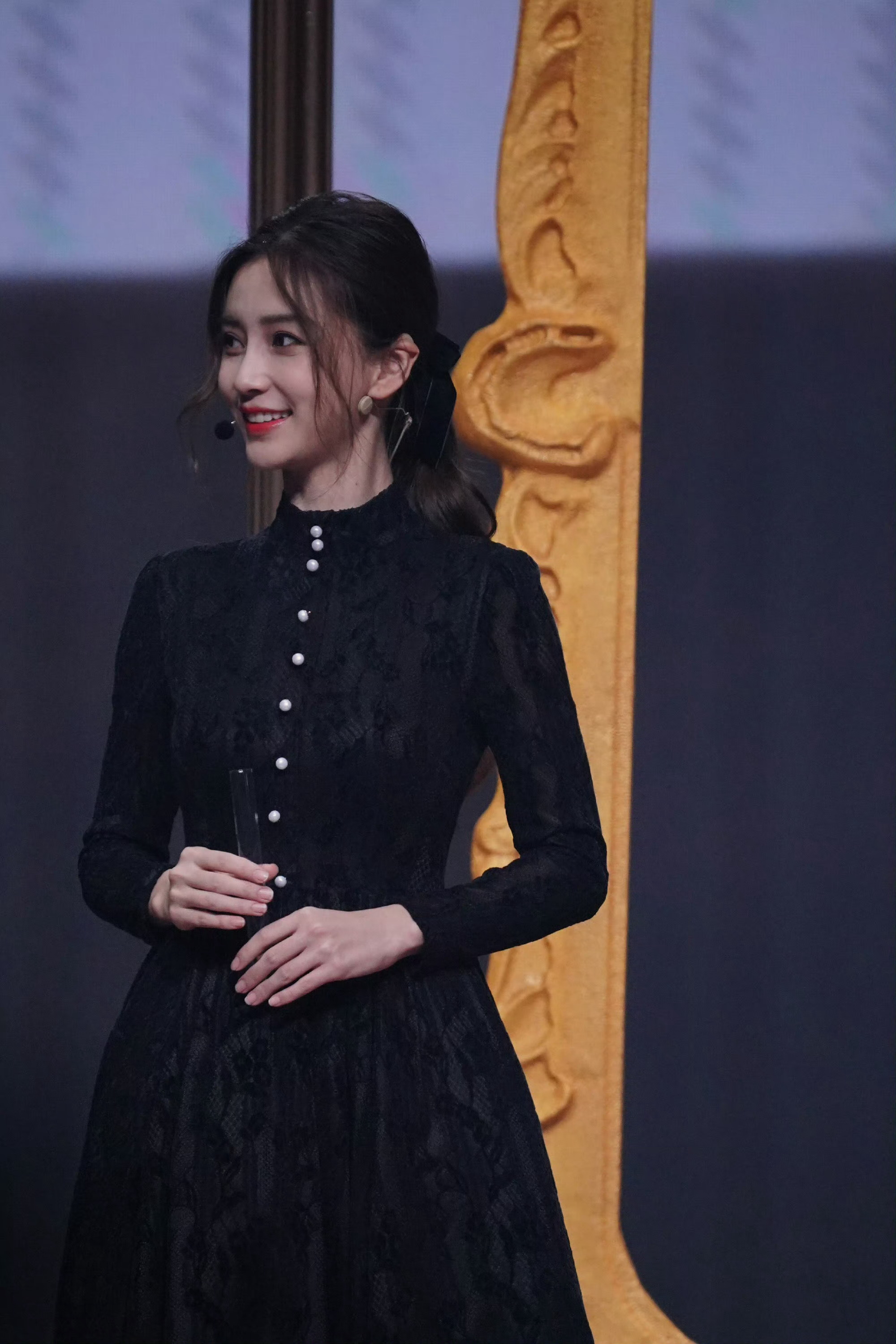 angelababy angelababy遇到了好多人 但我最爱的那个只有你꒰ᐢ