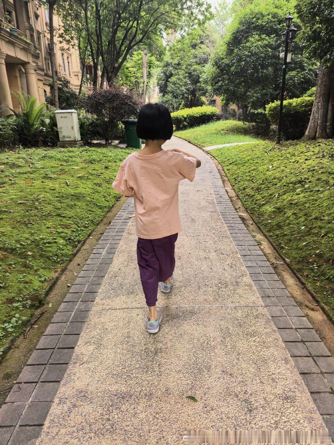 上完今天放假啦妮娜一家饭团团日常