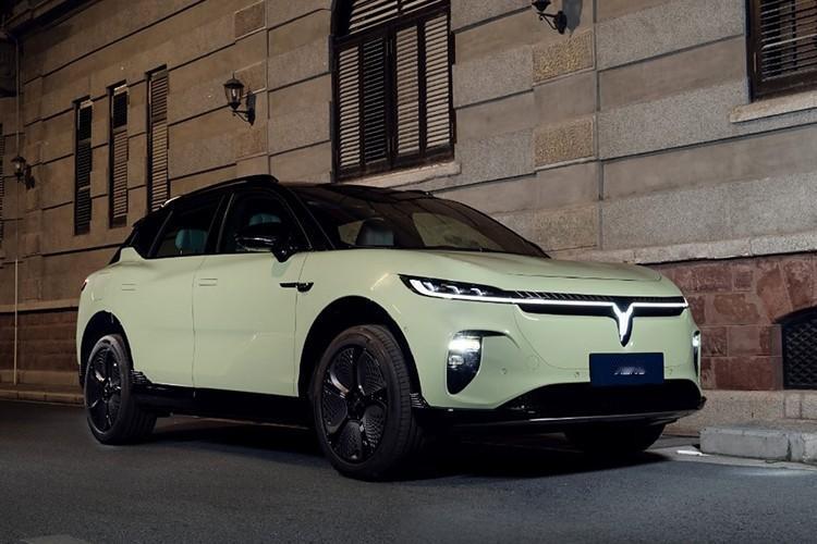 近日，东风岚图品牌全新电动SUV——岚图知音正式发布，该车基于全新电动车平台，支