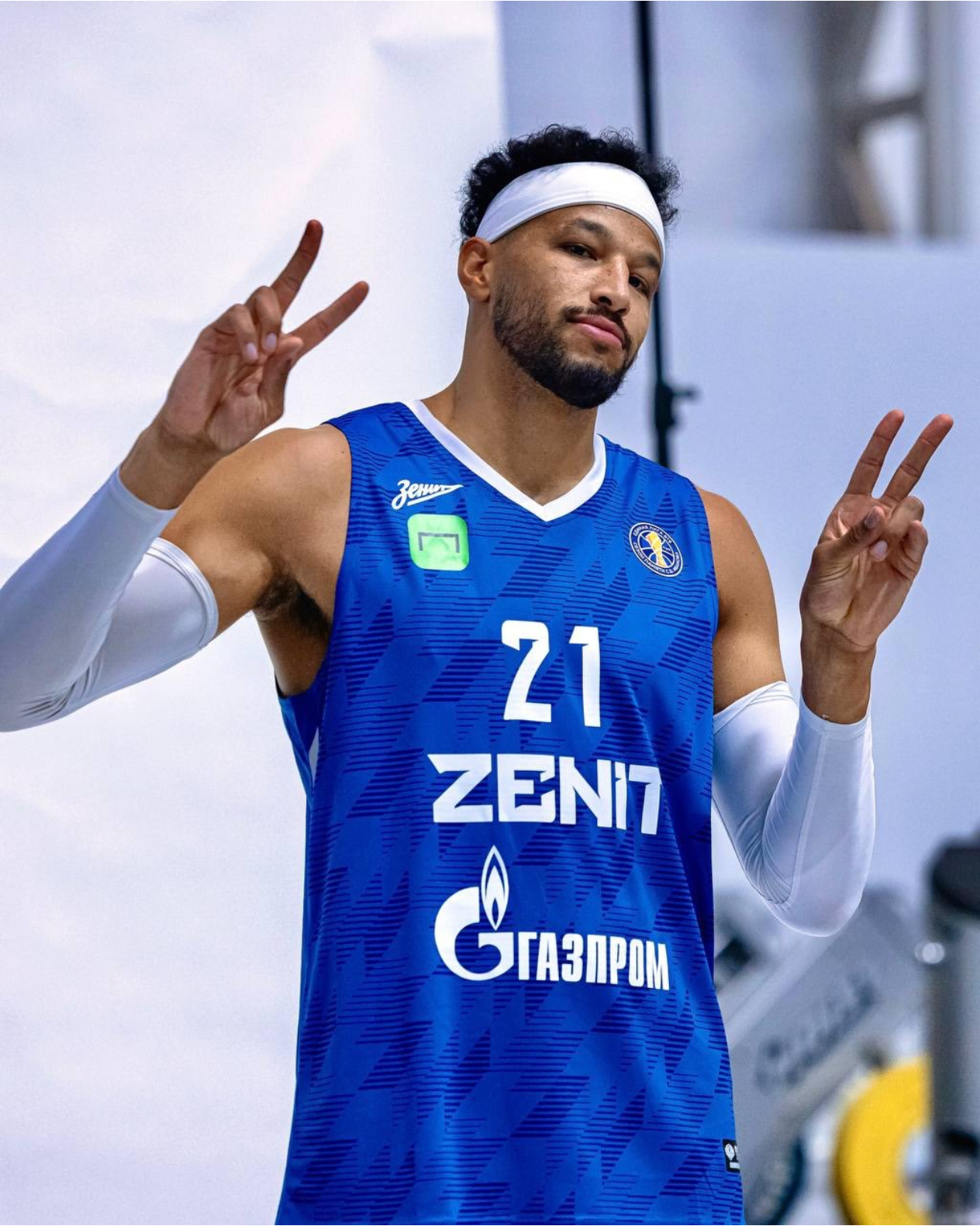 罗伯森分享照片，在泽尼特开启自己的第十三个赛季！nba雷霆[超话] ​​​