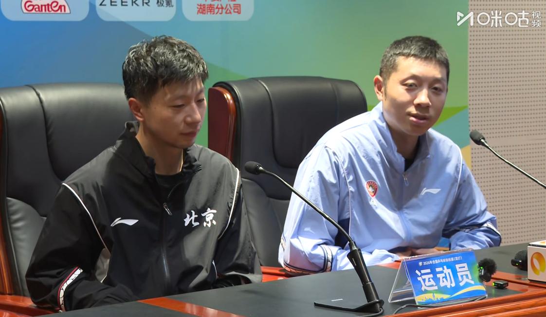 笑不活了，龙蟒的赛后采访，竟然比正赛还要精彩，许昕真是太敢说了，

许昕说，
跟