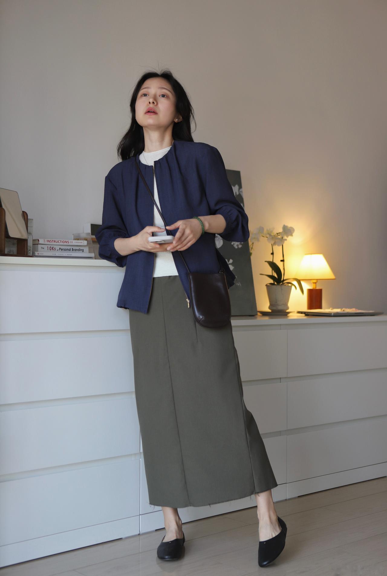 关于藏青，又尝试了一点新搭配🫐

🌙 ​​​