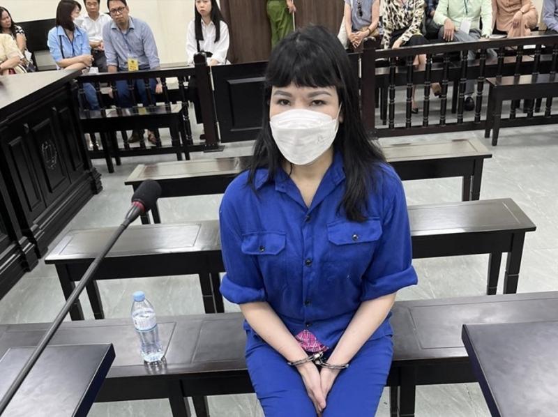 越南挪用逾2.7万亿越南盾的前进出口银行副行长被判处无期徒刑
被告人武氏秋农（生