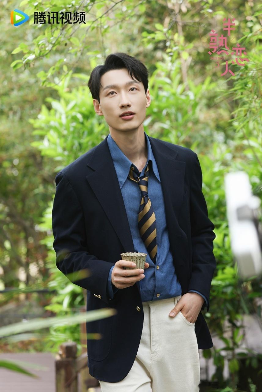 柳柳周佑凌直播陪看柳周直播陪看柳柳爆灯 柳柳周佑凌今晚20:30直播陪看，还有萱