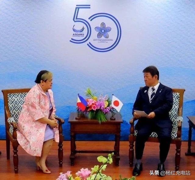 三线同时开战！美军航母撑腰壮胆，菲律宾疯狂挑衅南海，中方强势亮剑
 
近期南海局
