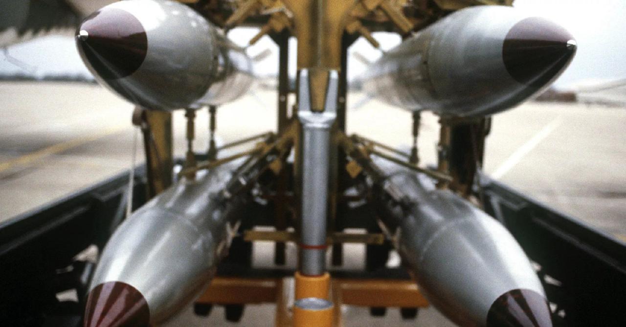 美国最近在推动一项新的事，想和俄罗斯、中国一起谈个新的核协议，用来替代已经失效的