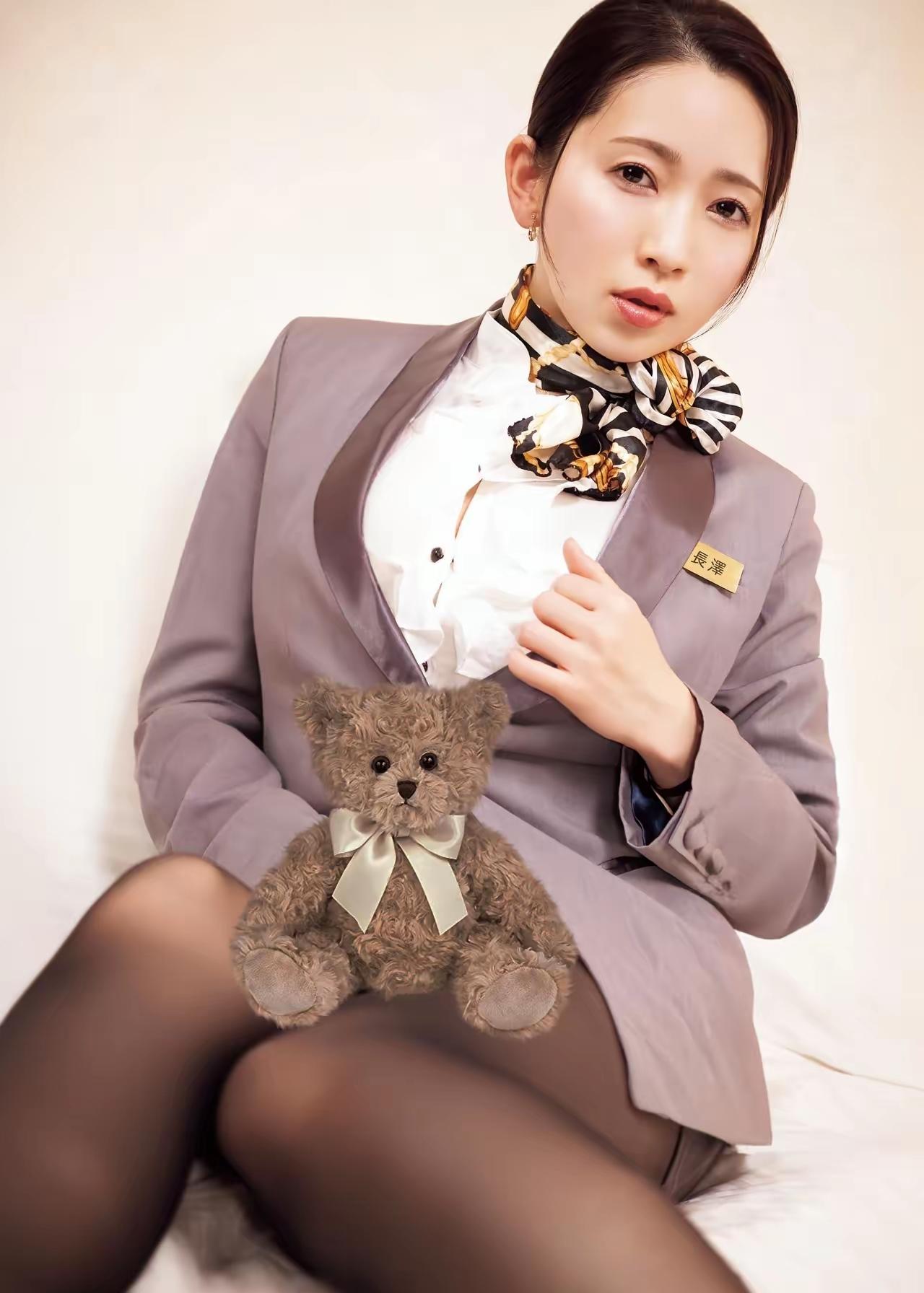 长相没看出好，
但总体却很好……