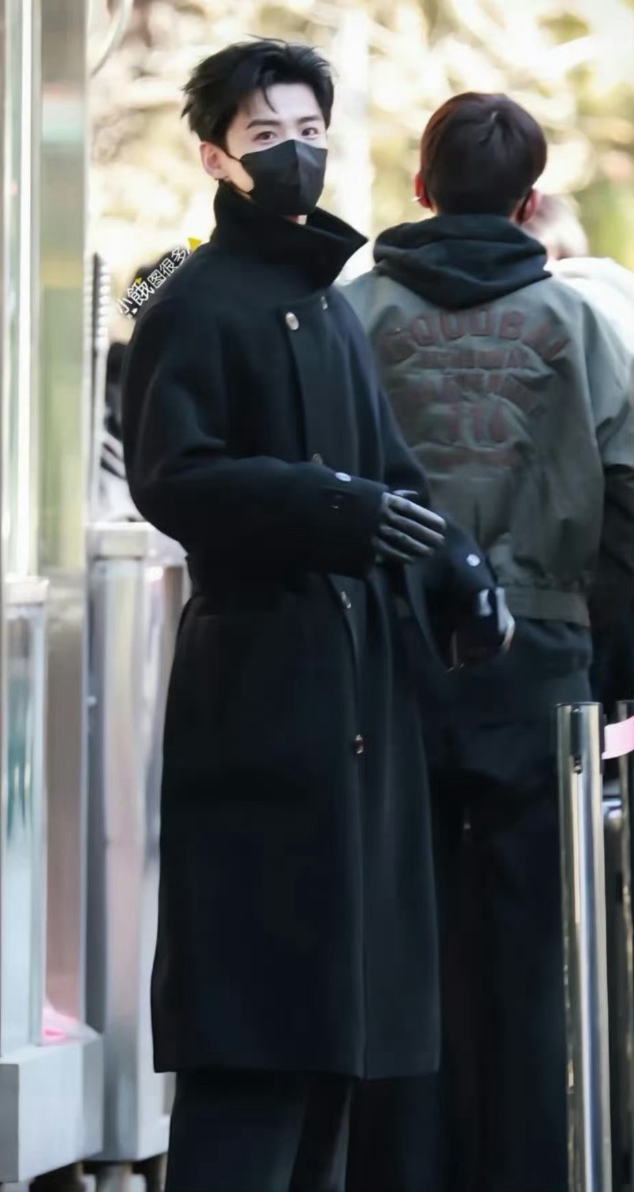 王安宇白敬亭撞衫果然帅哥的审美都是一致的，王安宇白敬亭撞衫穿出了不一样的型男效果