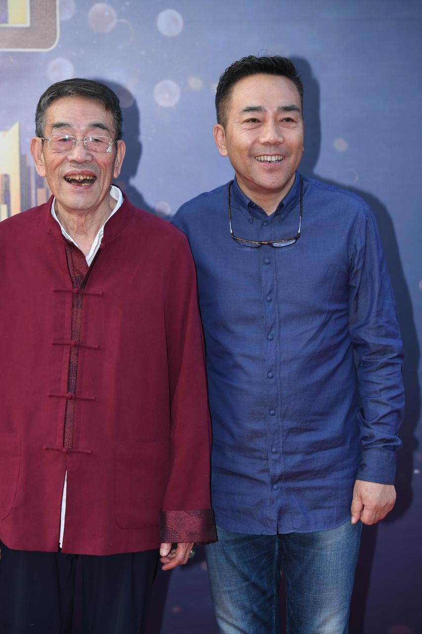 我有一种感觉，老爷子杨少华去世了，杨义以后的日子难了。不知道杨义有没有后悔大热天