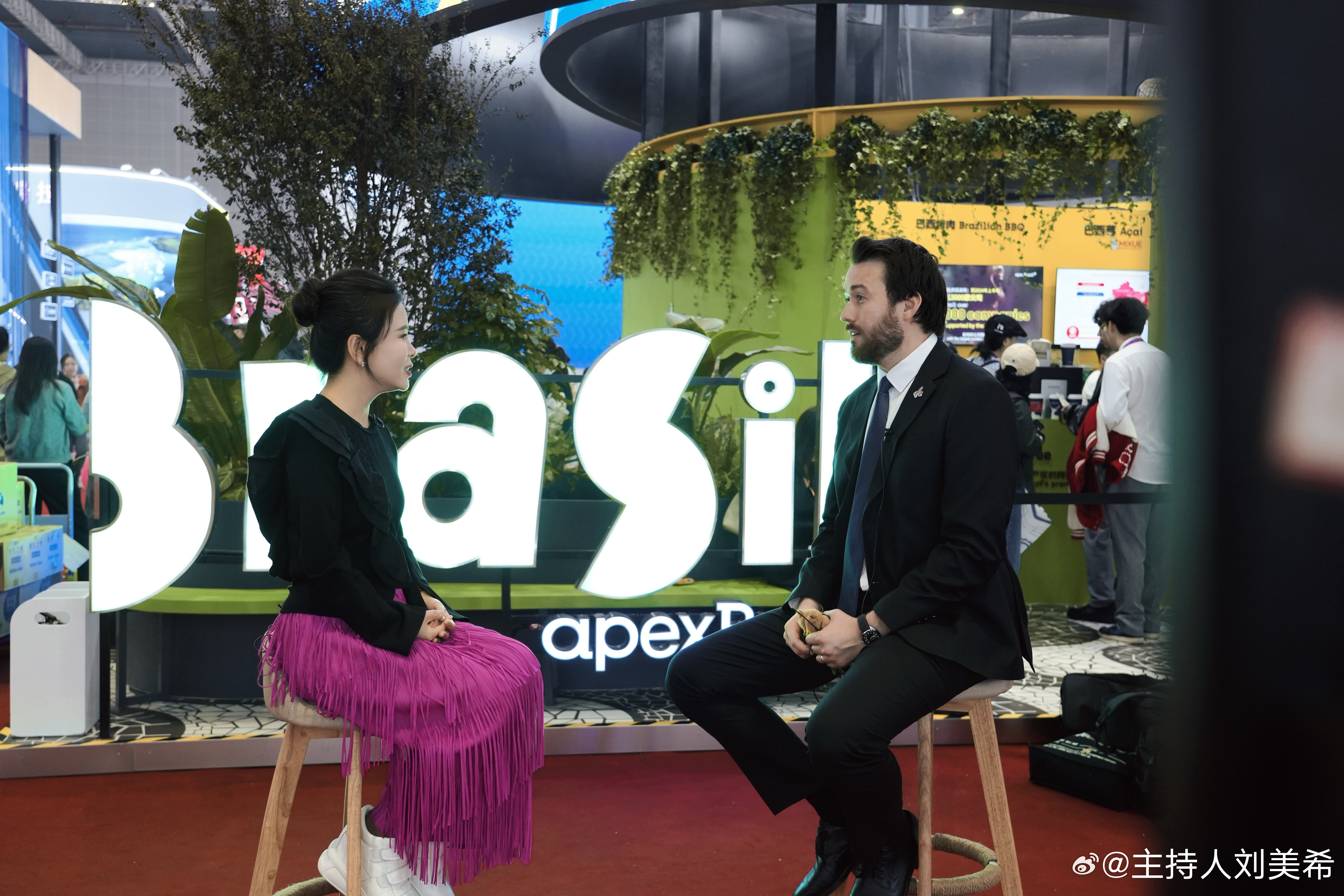 第八届进博会进博会的“全球朋友圈”又扩容啦！刚刚在第八届中国国际进口博览会 现场