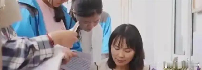 高中学习，到底比的是思维还是拼规？这是许多学生、家长甚至老师心中的疑问。

有人