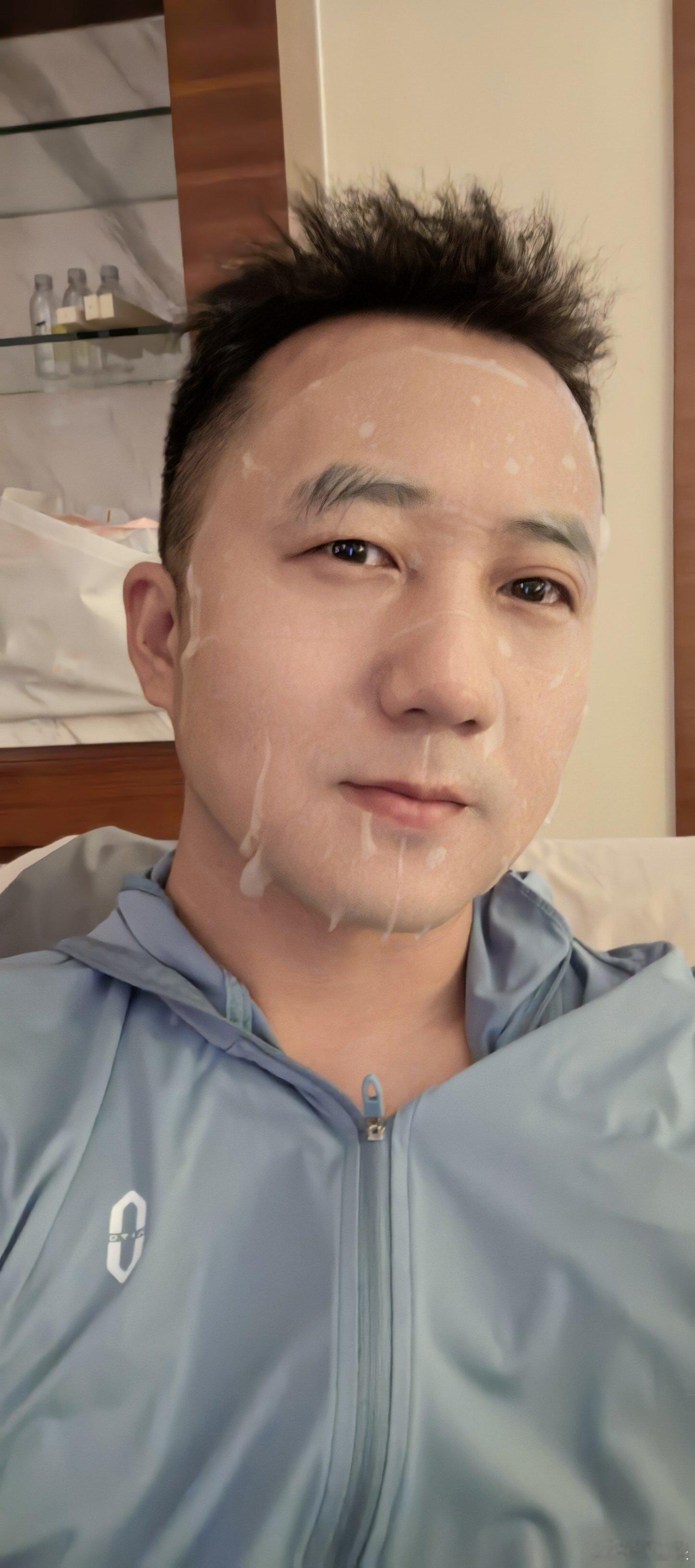 如果时间往前推10年，这小伙儿能不能吃上颜值博主的饭？40多岁了，在老婆的强烈要