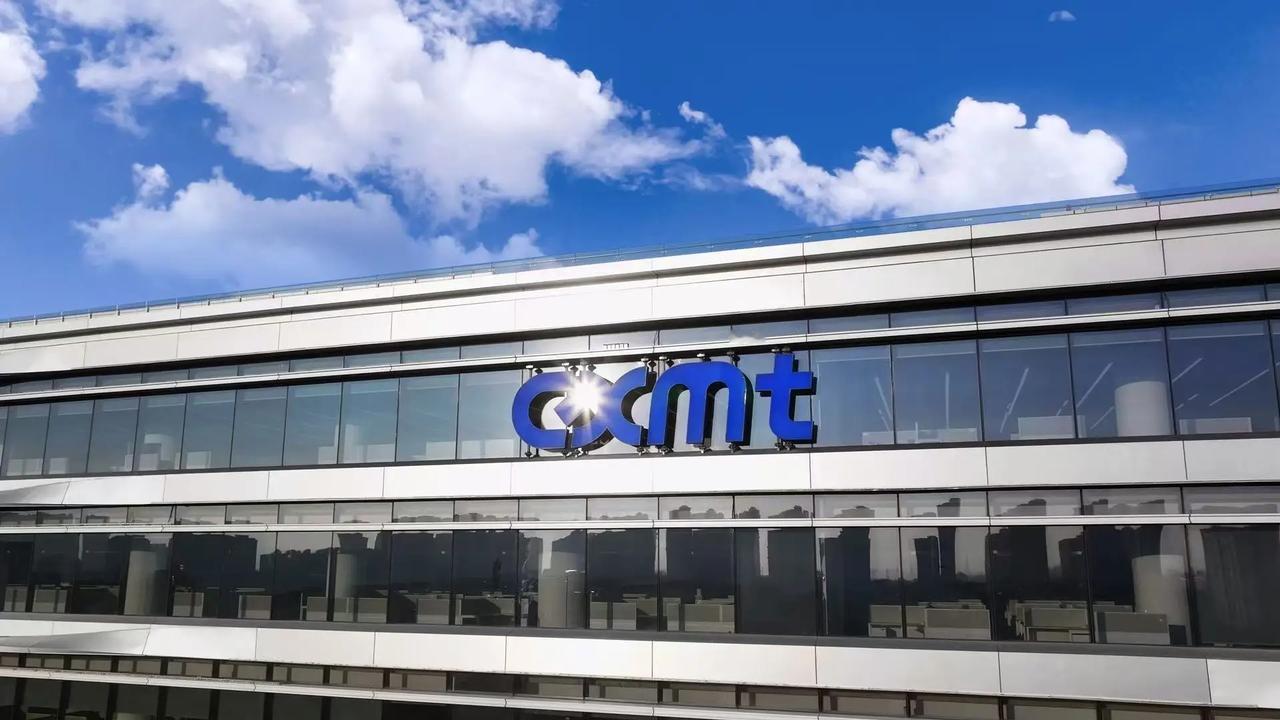 国产DRAM龙头企业长鑫科技今日迎来科创板上市审核的关键环节。根据每日经济新闻消