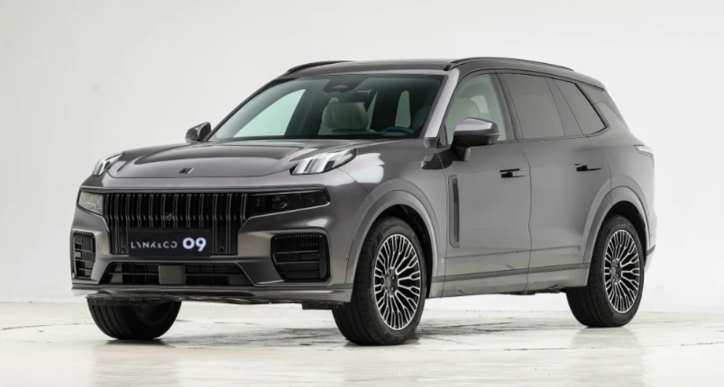 领克09的安全感给的是真足聊30万级家用SUV的安全，领克09四驱探索版的思路挺