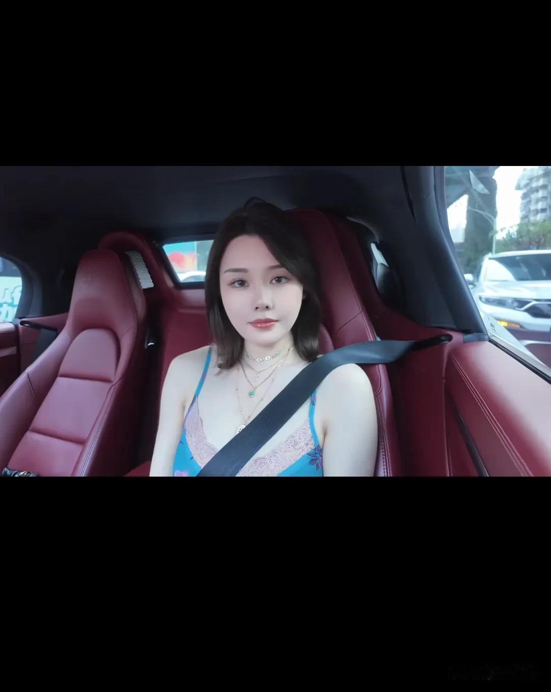 想飙车吗？要不要姐带带你。