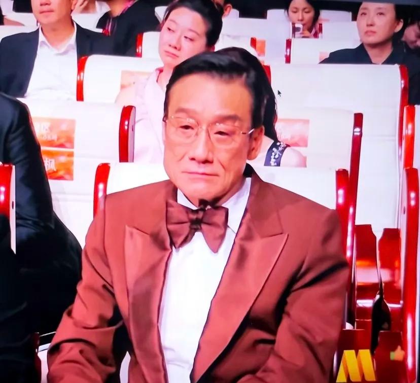这一届百花奖最佳男主角奖项的提名竞争者里，易烊千玺和梁家辉的得票数排在前两名，最