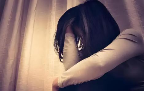 湖南衡阳，女子未婚生下一儿一女，她抚养儿子，前男友抚养女儿，不料，儿子7岁时游泳