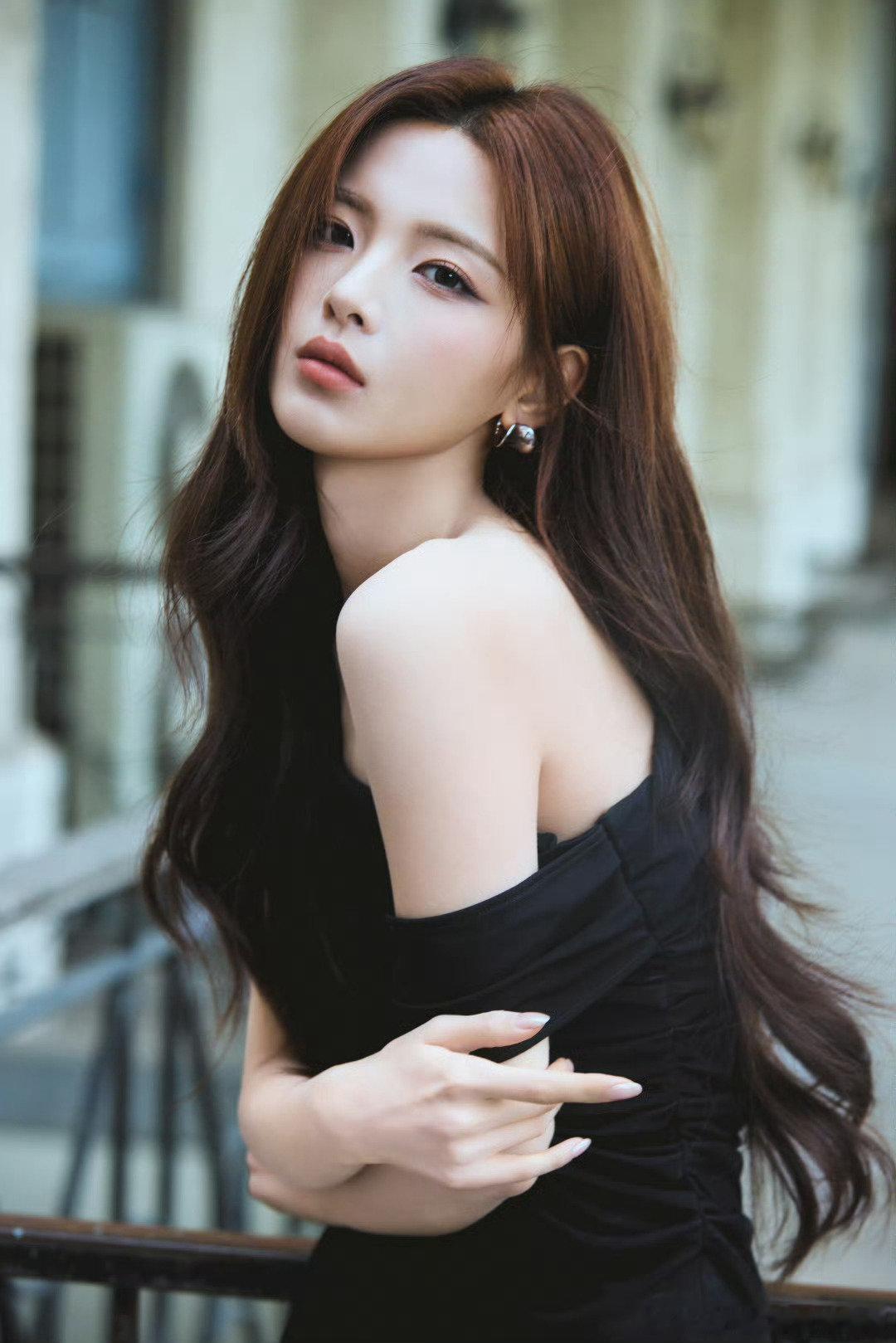 🍉主说杨超越也签约虎鲸了 