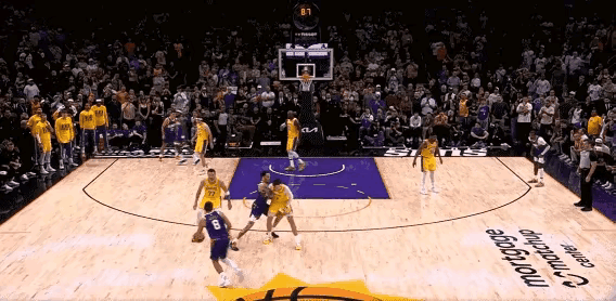 最后时刻，湖人队被太阳绝杀，到底是谁出了问题？
很明显，太阳想硬吃东契奇，因为他