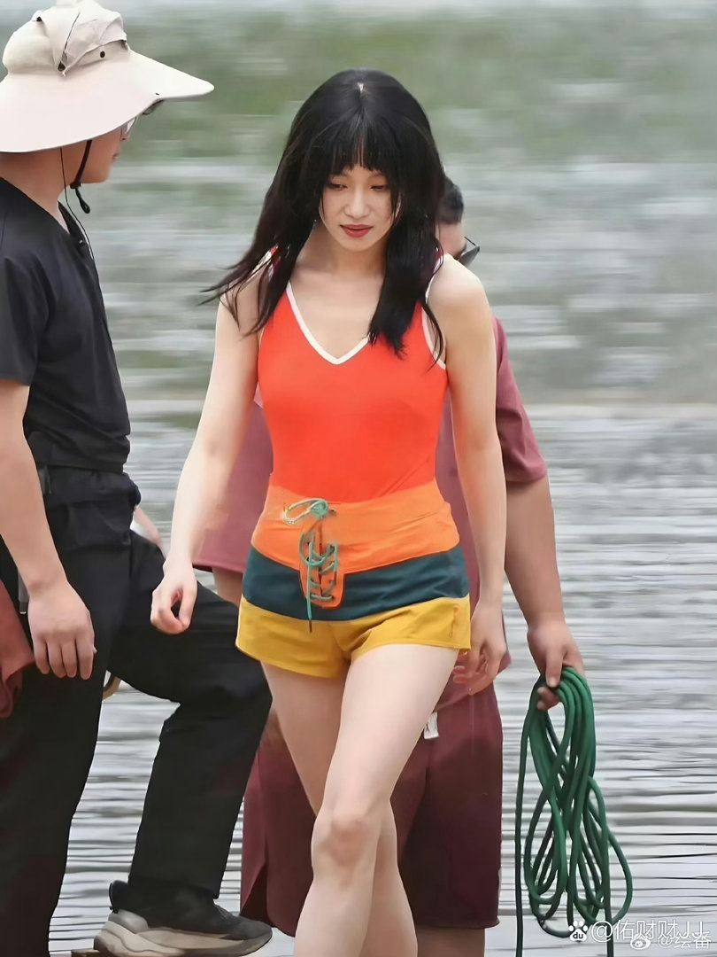 原来是倪妮啊，还以为是阚清子，完全变样了 