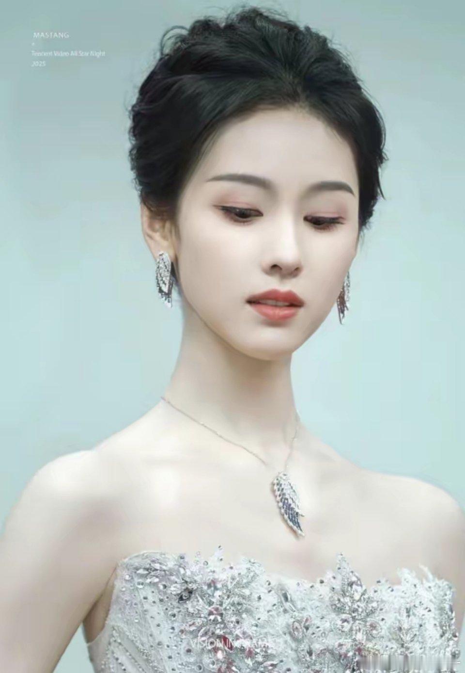 拍千古第一才女李清照，三个候选人万茜、李沁、陈都灵，哪位更有李清照的才女气质？ 