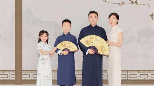 2007年，北大才子陈长志不顾父母反对，执意迎娶了辍学在家的农村毁容女滕子英，如