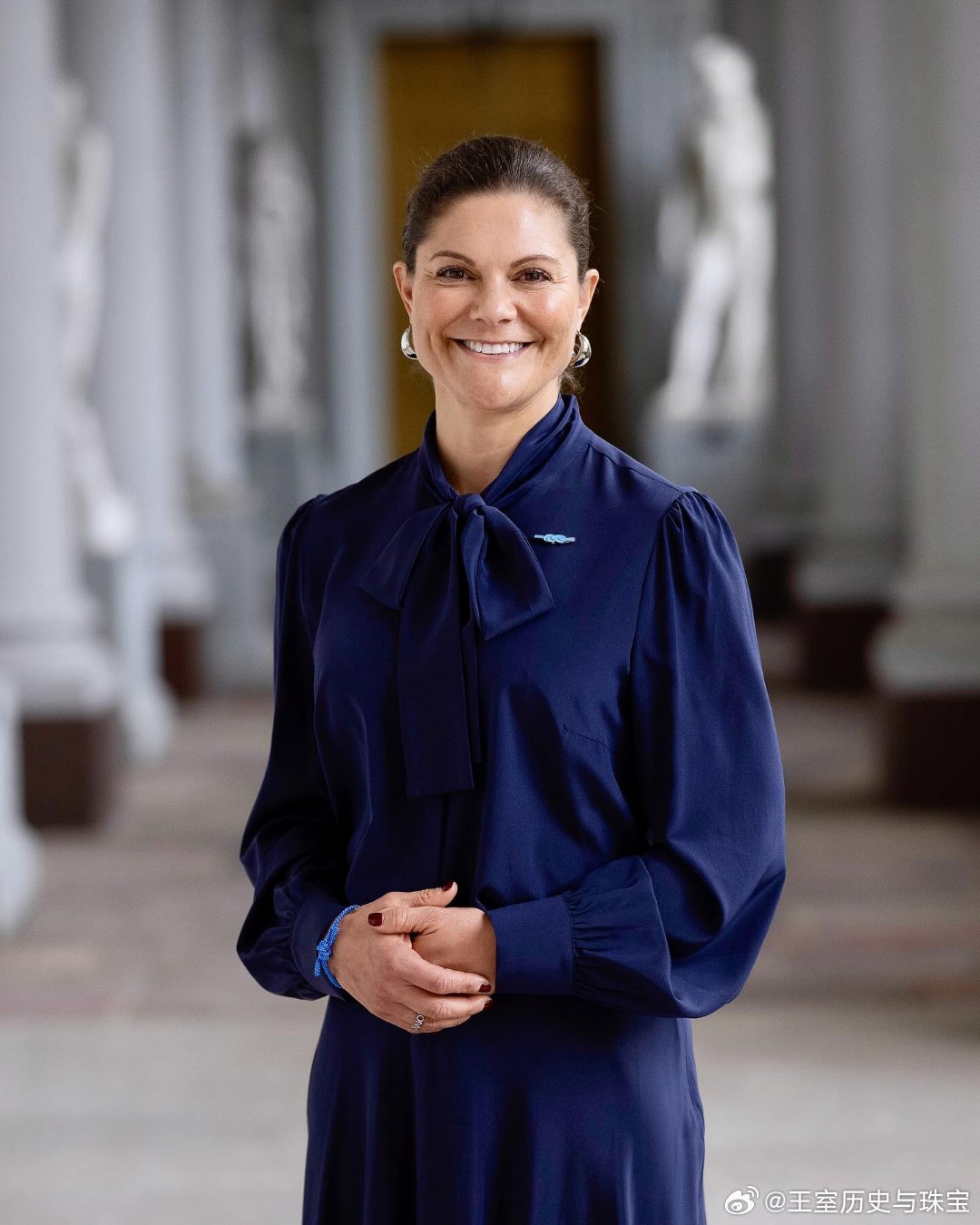 新闻 2025.11.5 瑞典女王储维多利亚参加的两个公务，分别在斯德哥尔摩皇宫