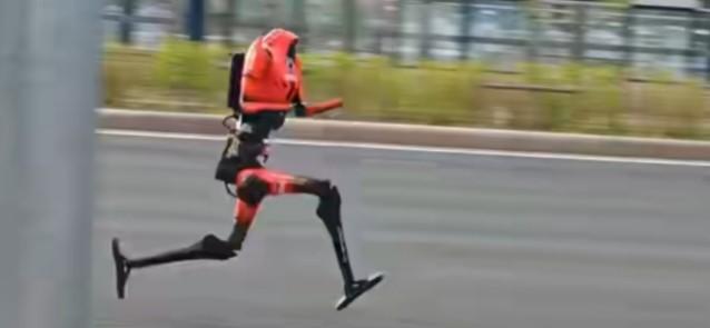 机器人也跑半马！速度快追上博尔特，这场比赛拼的根本不是输赢
你有没有想过，一堆金