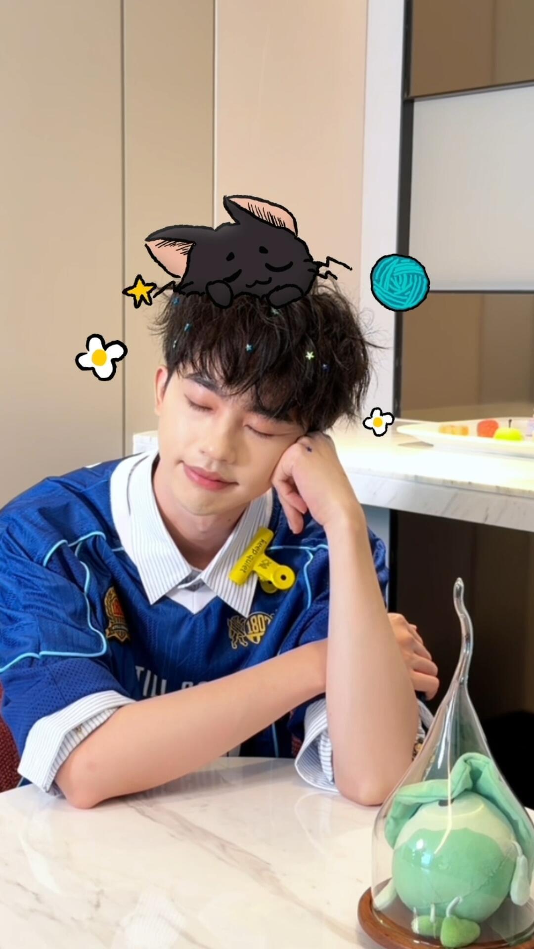 有个小宝宝完全知道自己很萌🥺这段时间辛苦啦 晚安💤  专栏 · 奇迹小啾