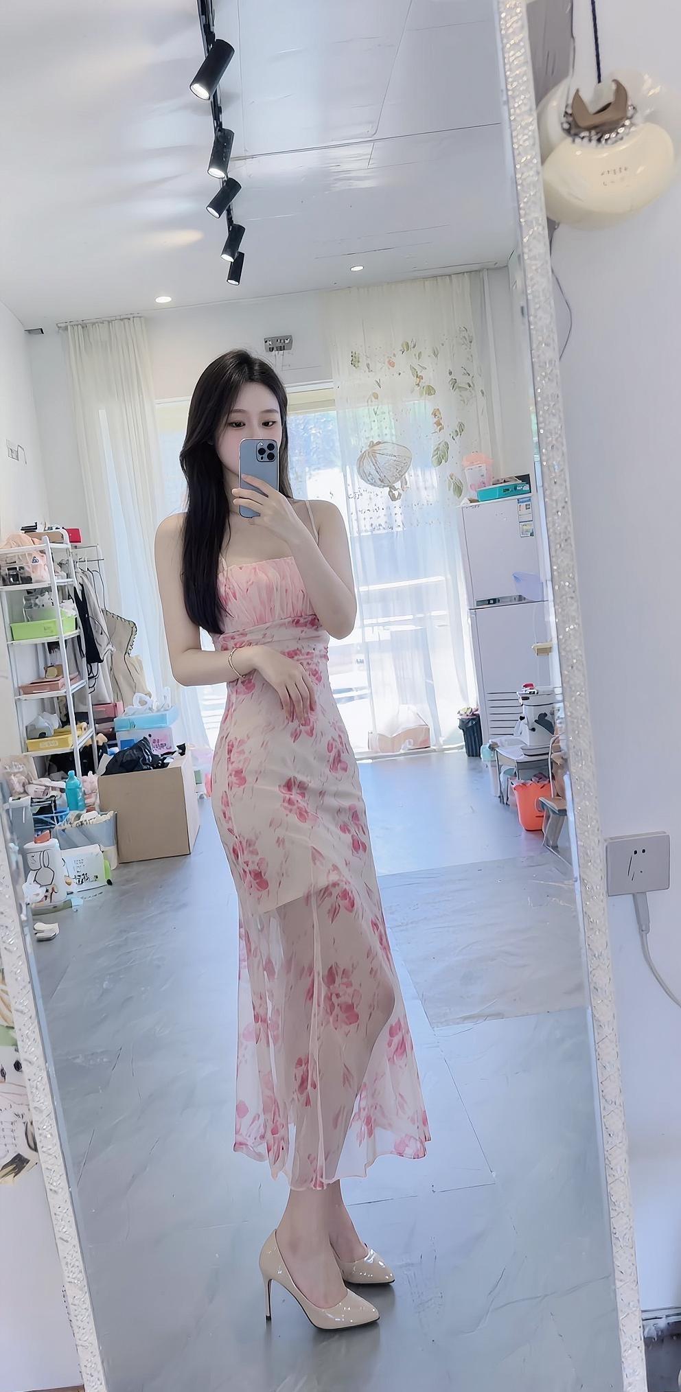 AI碎花裙自拍 抖音ai创作