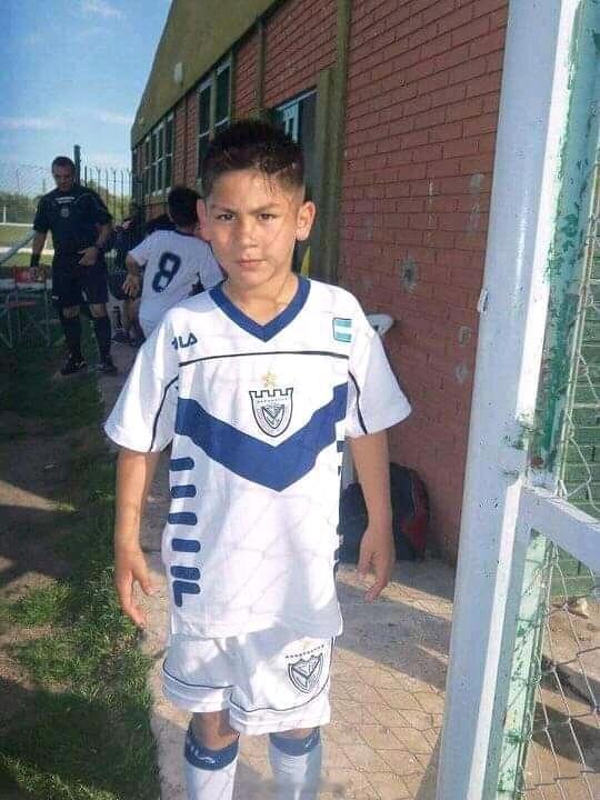 阿根廷球员背后都是励志故事[苦涩]胡安·曼努埃尔·比利亚尔巴出生于莫雷诺。他7岁