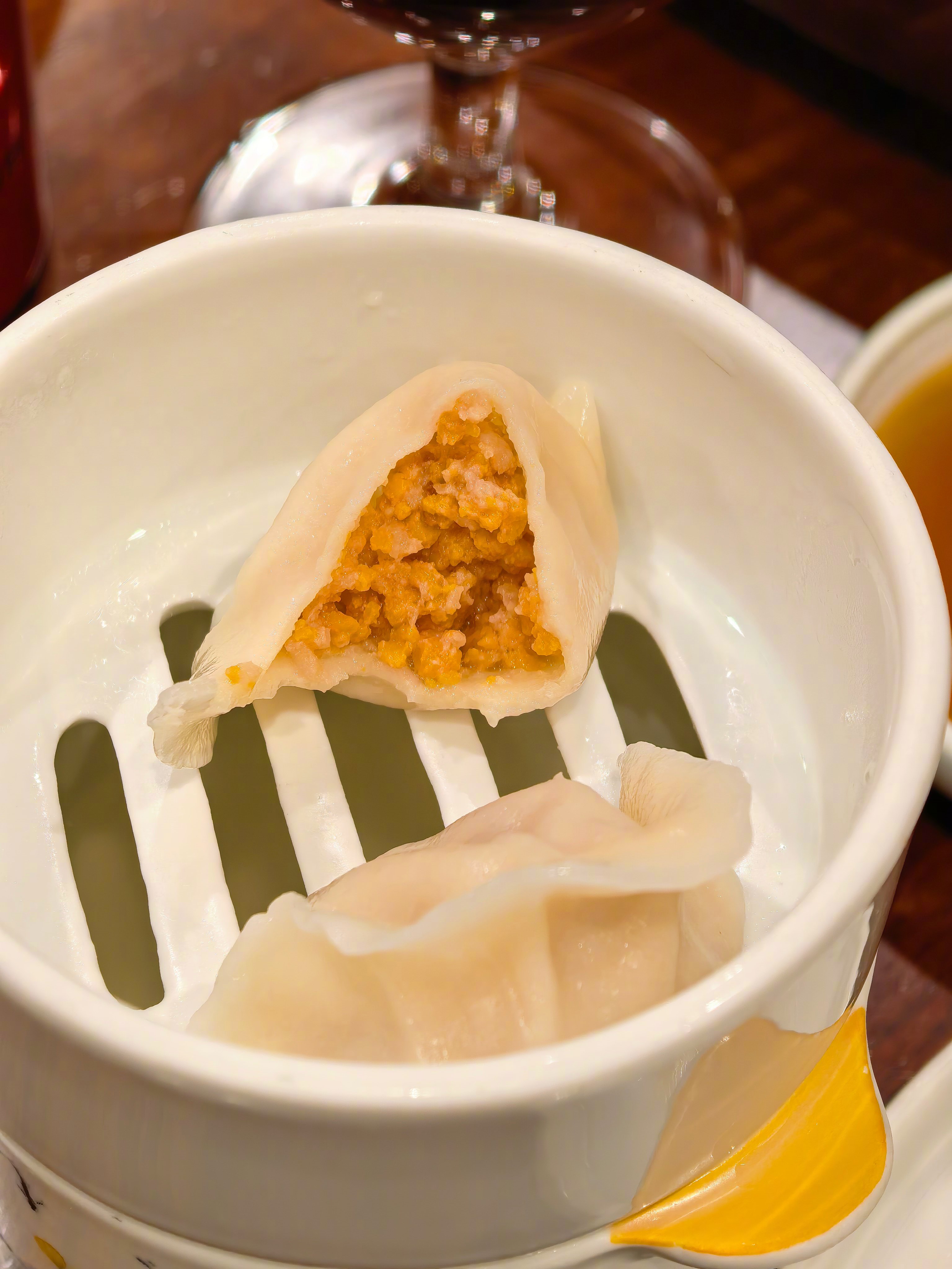 大连海胆水饺吃了，真鲜，炫了好几盘。 