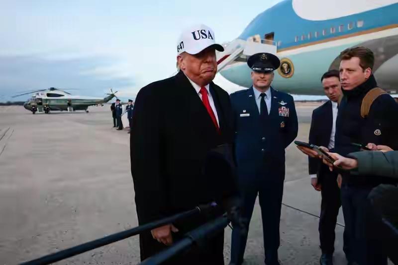 美媒爆料称：伊朗外长通过威特科夫传递重要信息，特朗普在最后时刻取消空袭