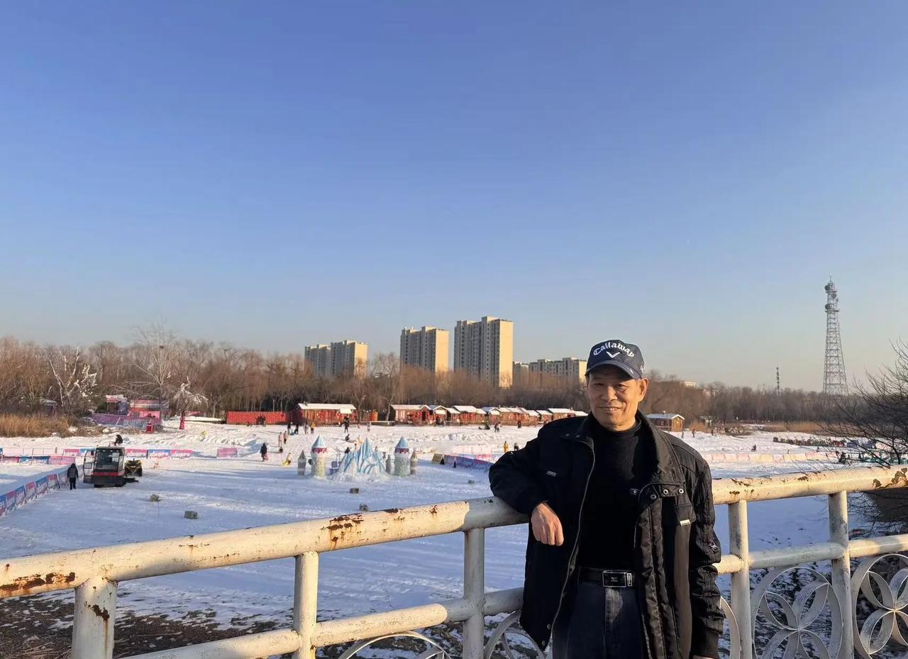 户外徒步 自驾游攻略 雪山爬山推荐 雪山景色