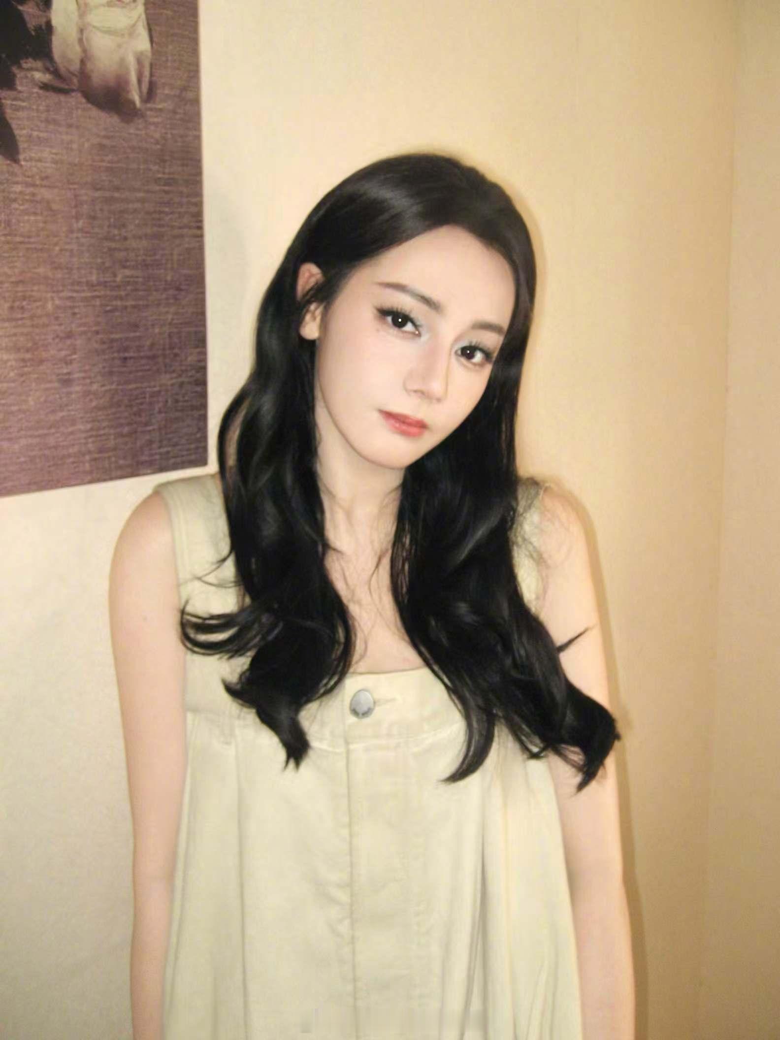 迪丽热巴   在复制粘贴的时代，你是手写的诗