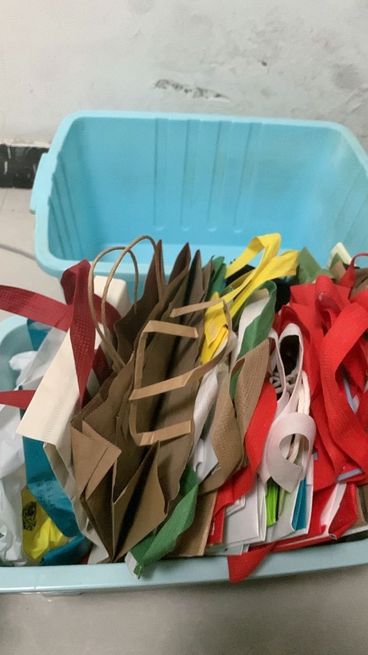 你们说这两个箱子我用哪个养仓鼠？ ​​​