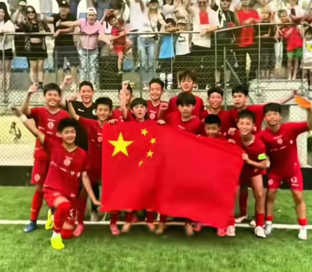 最近，中国足球圈又热闹起来，不是因为世界杯临近，也不是苏超、粤超等地方足球的火爆