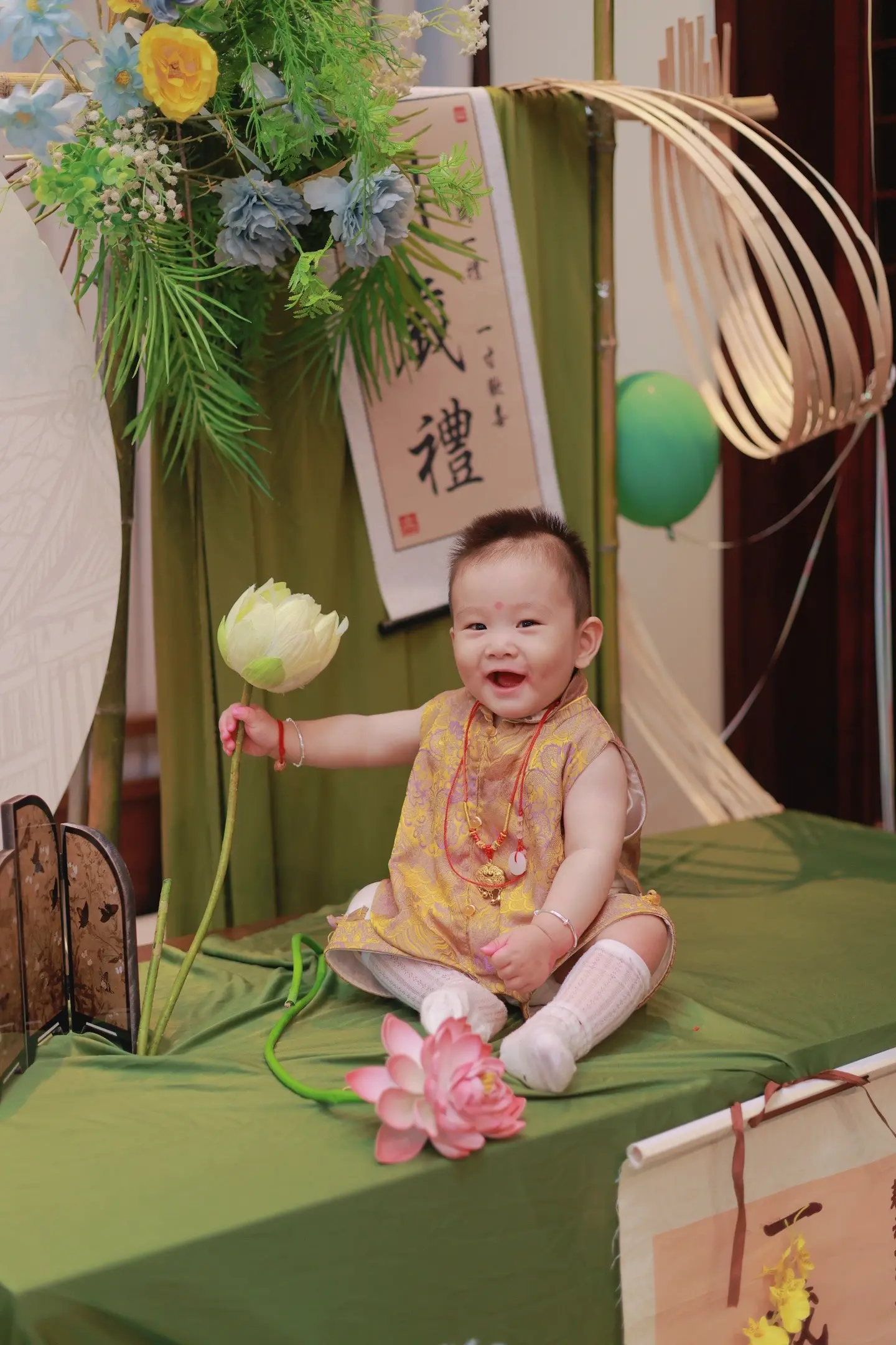 去年的今天，我们第一次见面 你满脸通红，啼哭不止 我面色苍白，满心欢喜...