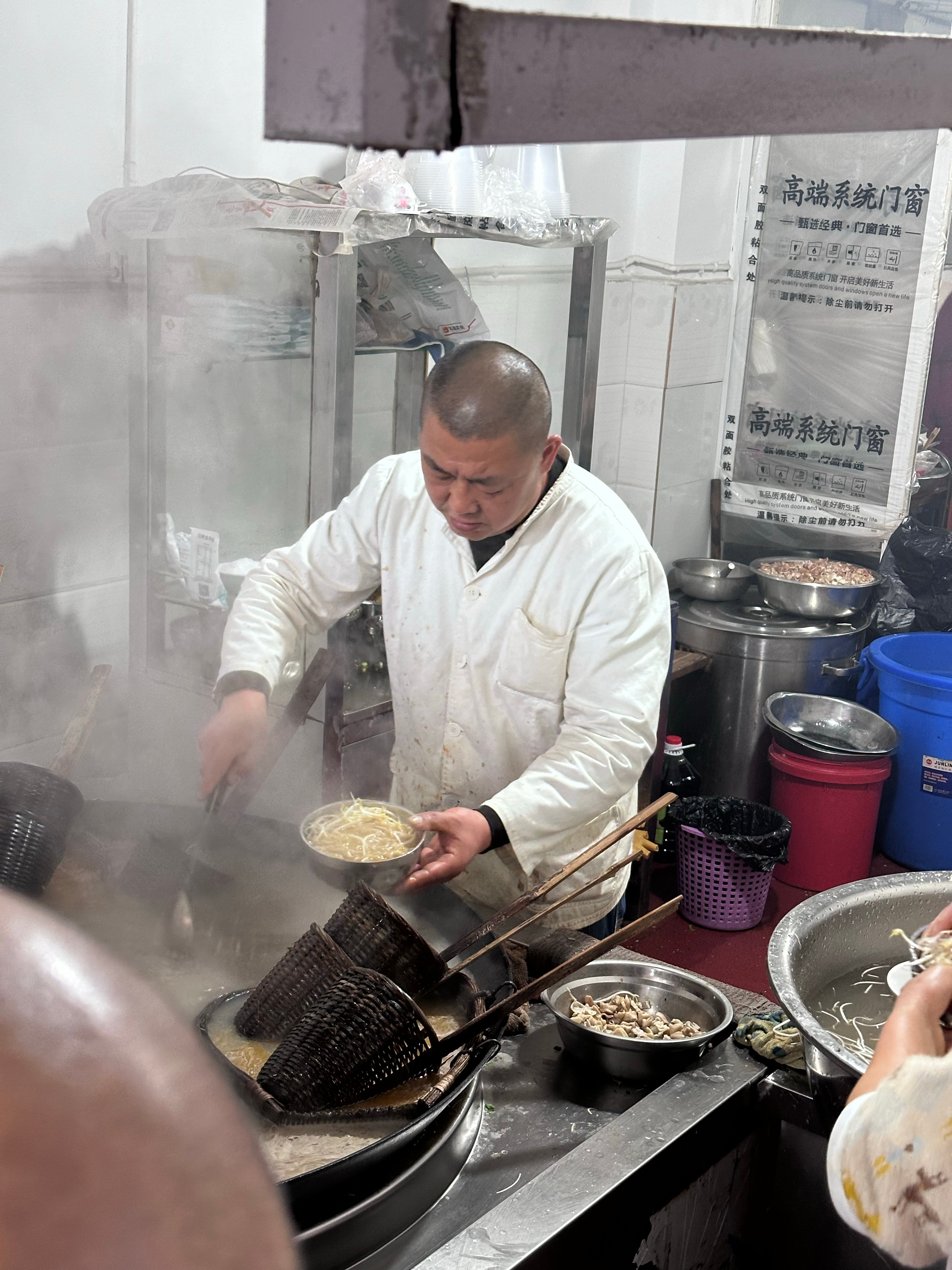 成肥肠粉、老麻抄手、甜水面、钟水饺、钵钵鸡[good]  ​​​