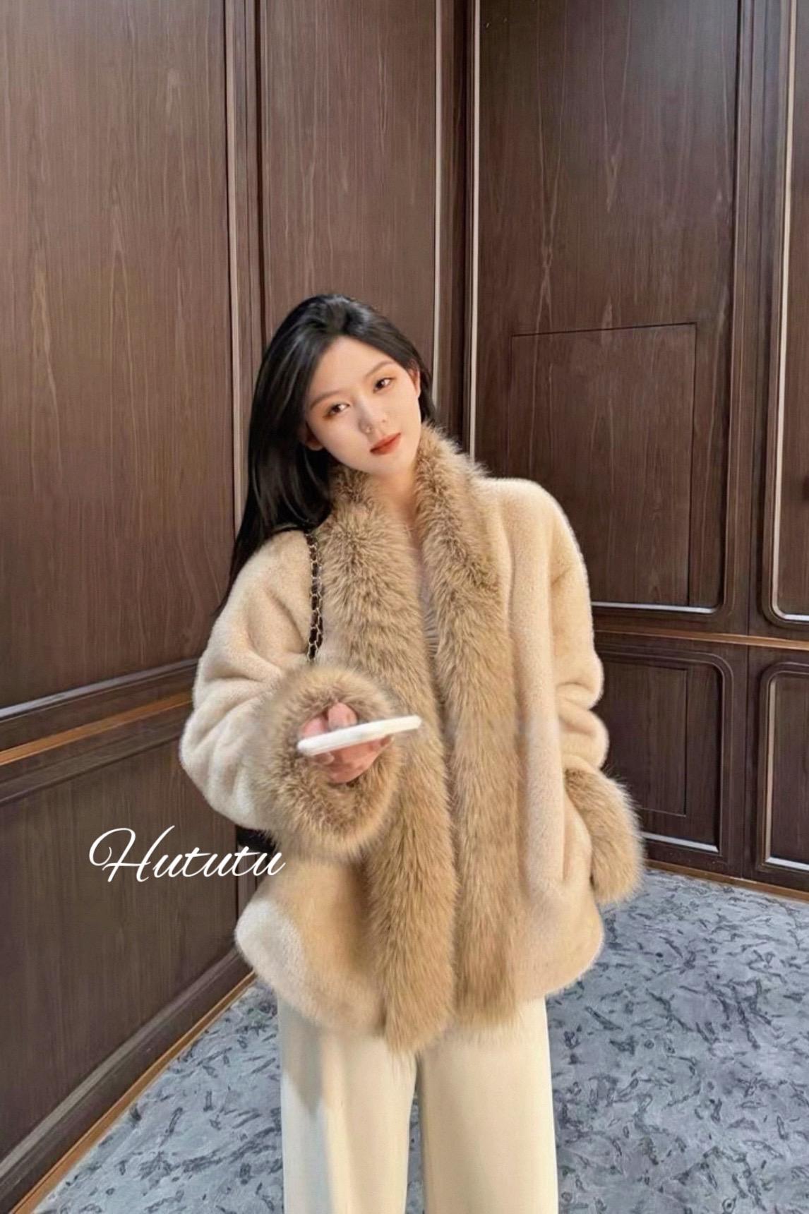 【贵气感法则】｜OOTD.利落的显瘦廓形，多次打版的毛毛外套来喽！ 触...