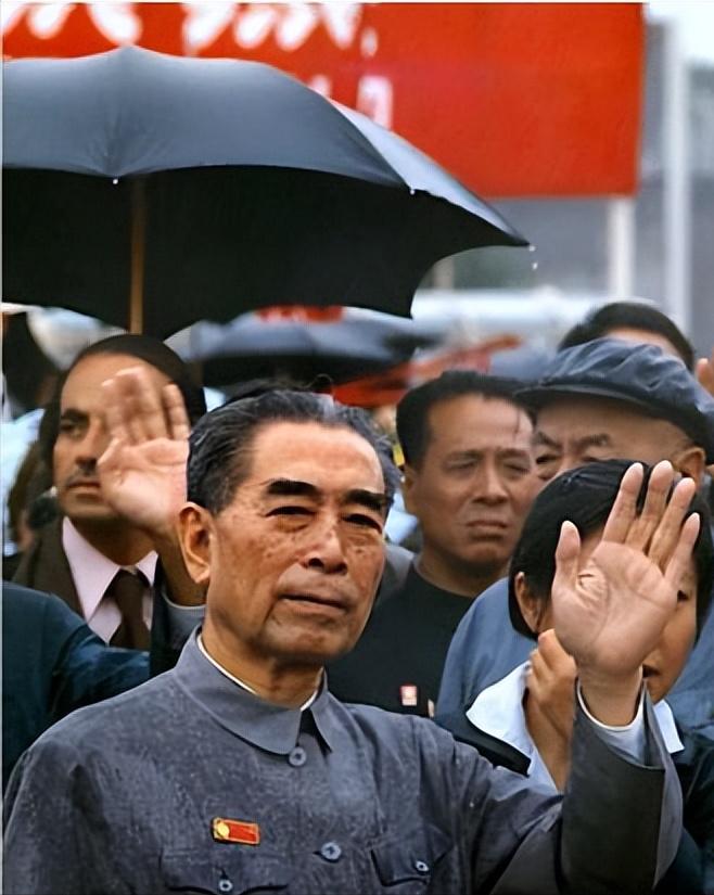 [微风]“要是能吃上桃子就好了”，1975年，已经病重的周恩来总理，在最后时刻突