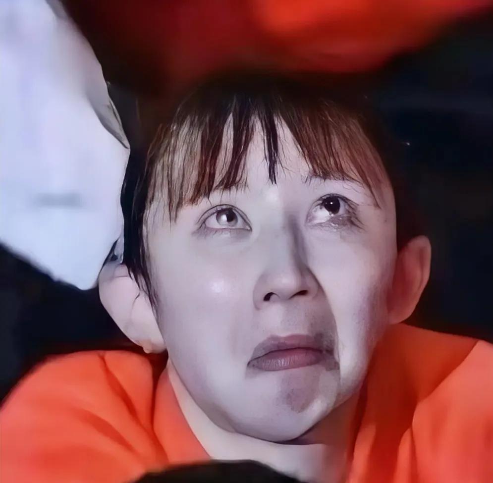哈哈哈，多么美丽的姑娘，竟被张本智和给丑化到这般模样。张本智和替妹妹炮轰旱田希娜