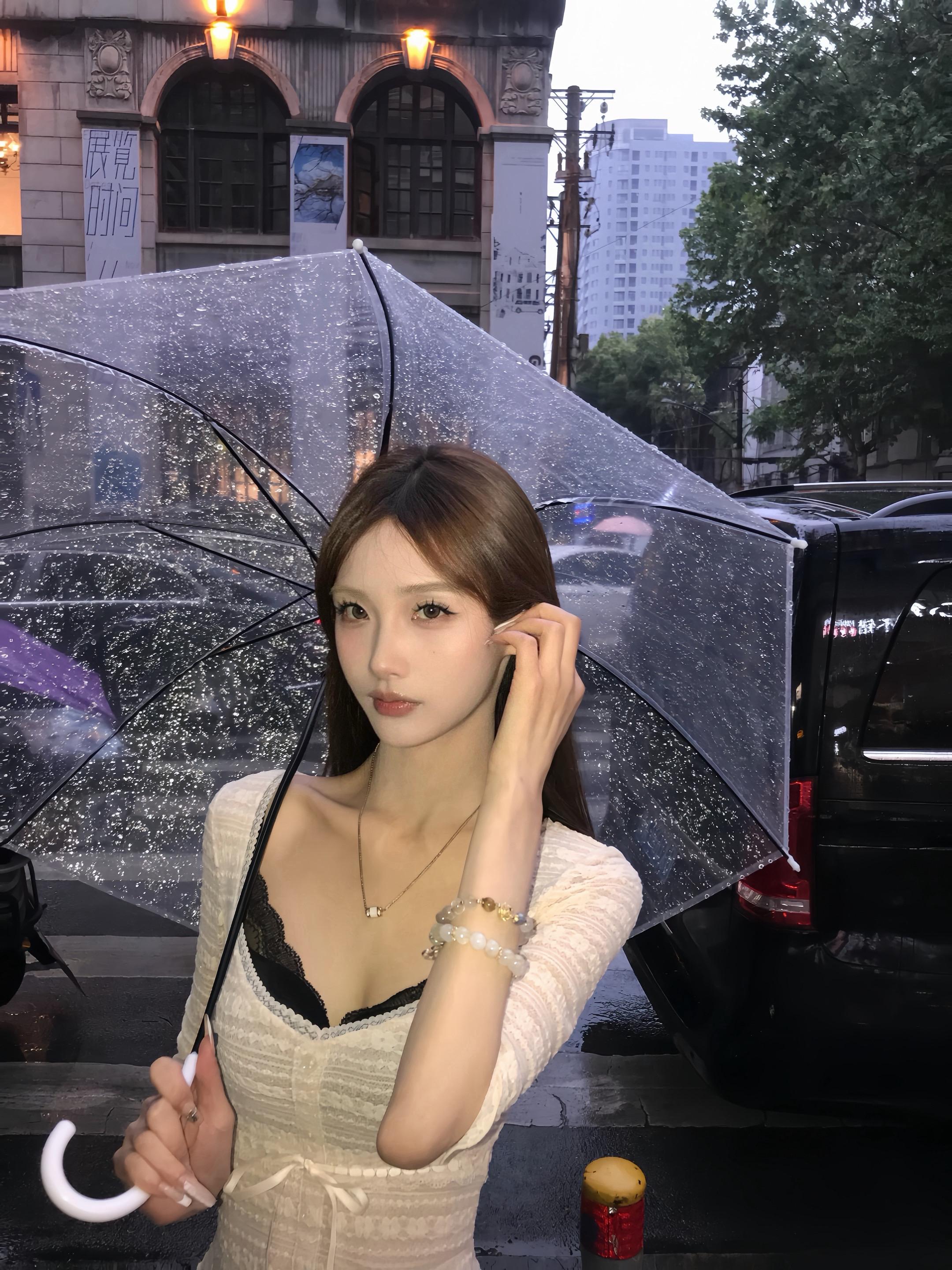 你的城市又下雨 最先打湿的 怎么是我的眼睛