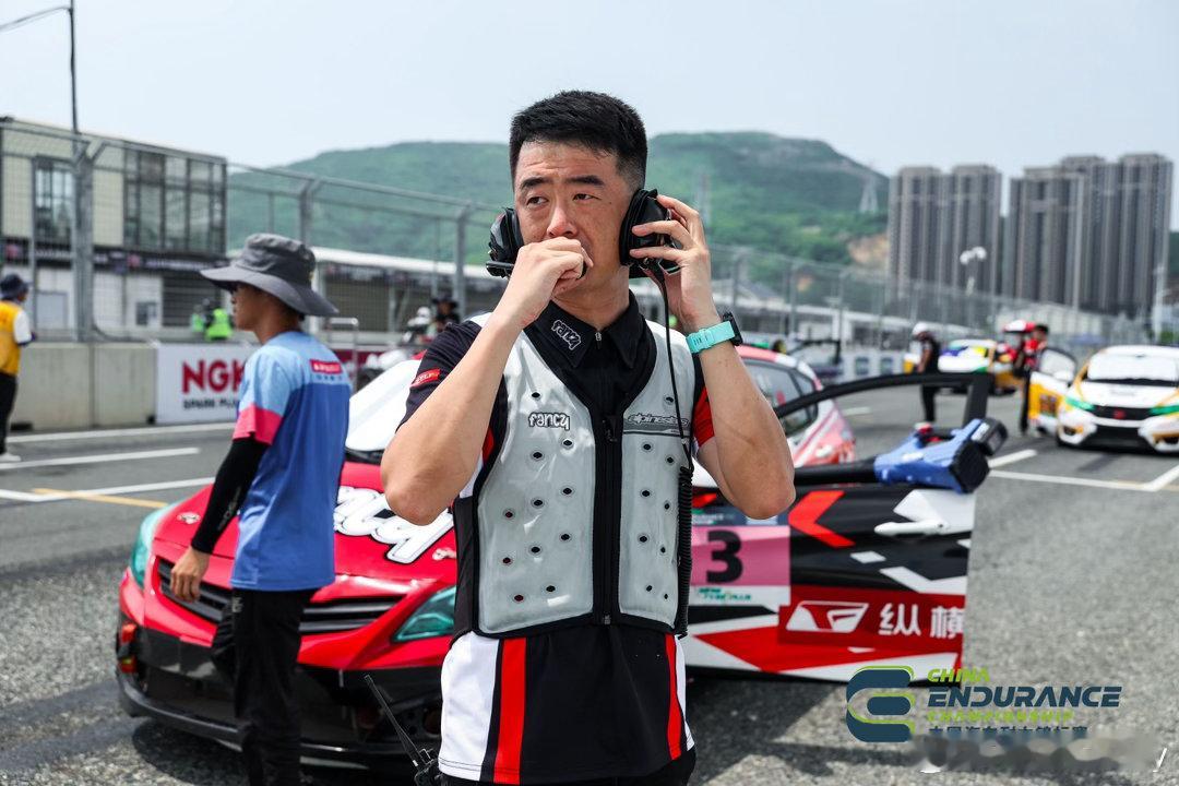 一博这马甲我也有件同款～[春游家族]但两年没穿过了…作用主要是夏天能凉快点 原理