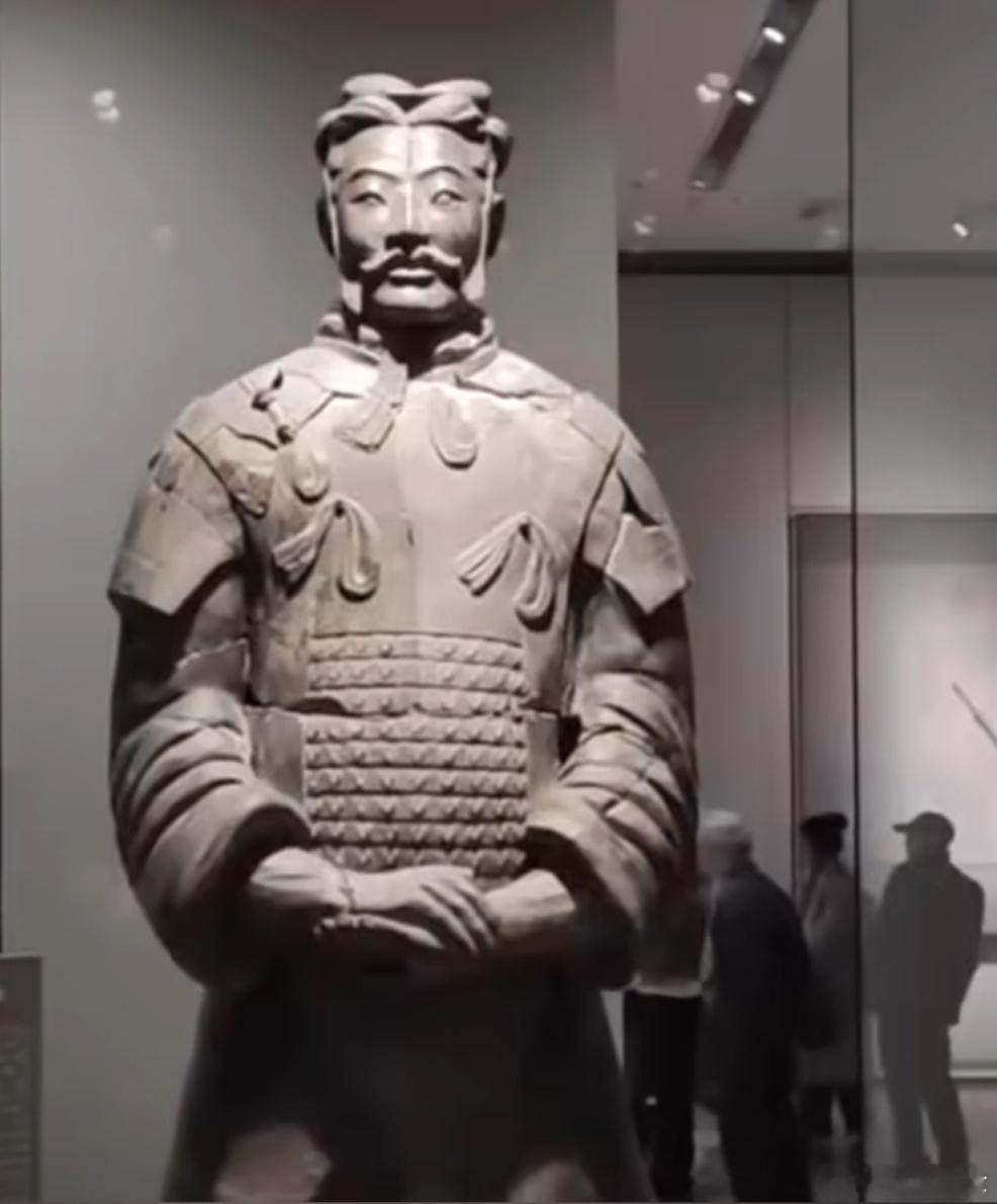 兵马俑二号坑首次发现高级军吏俑 这次发掘对研究秦代的军事组织和军事制度，有重要意