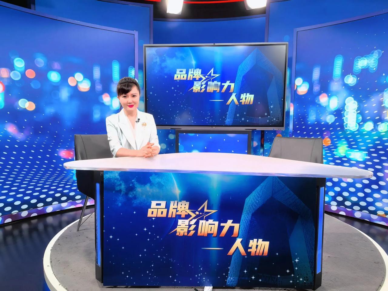 上午的访谈已经结束，继续赶下午场的节目组。确实马不停蹄的赶脚[泪奔]